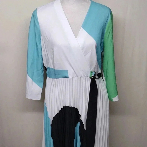 Closet London Stunning New Wrap Dress Size 10 - Geometric Flowy Design - Picture 4 of 15
